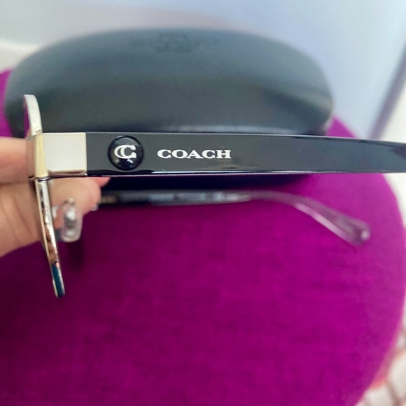Coach sunglasses with case and cleaning cloth - Picture 5 of 11